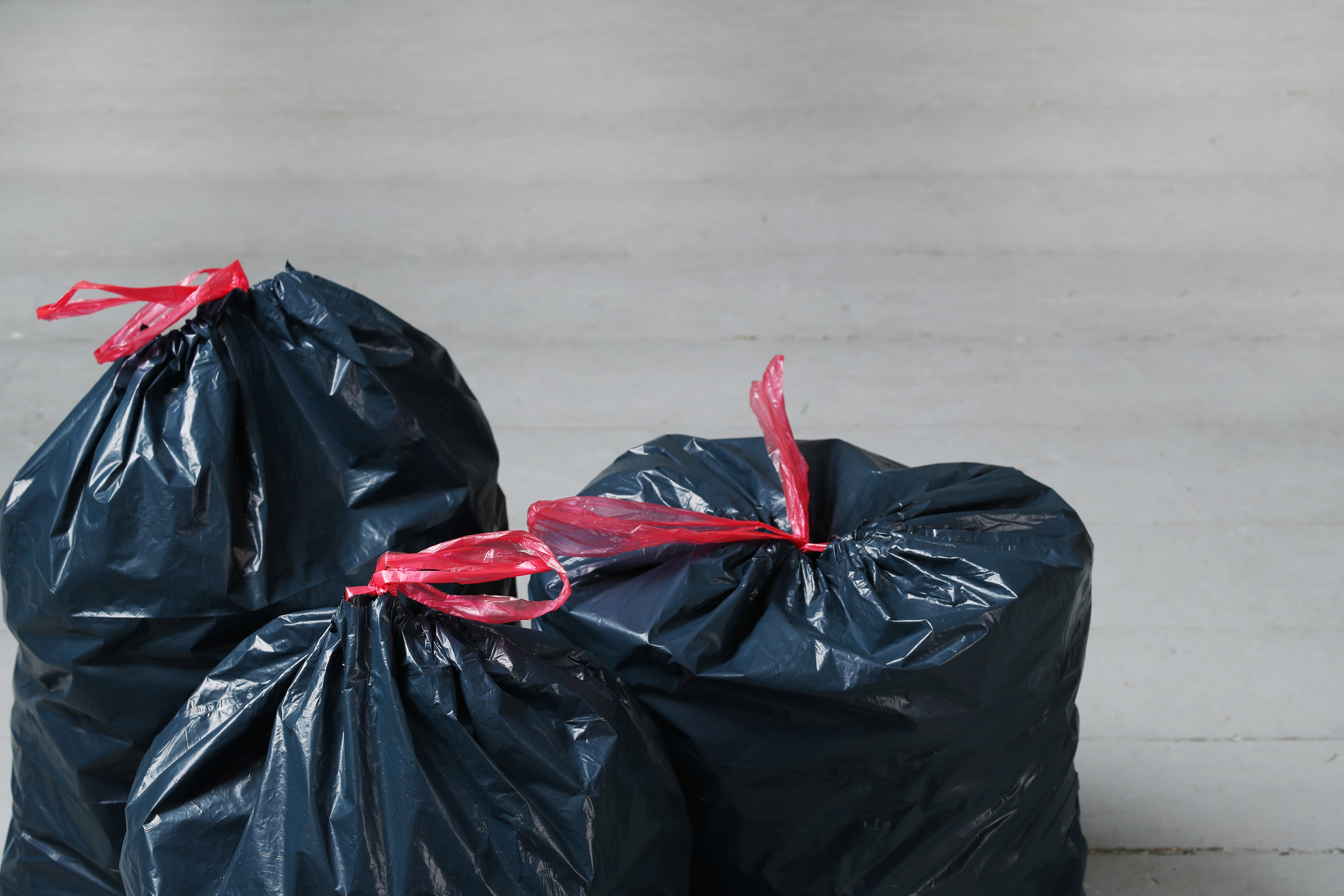 Garbage Bags 101: 3 Tips to Select the Right Garbage Bags