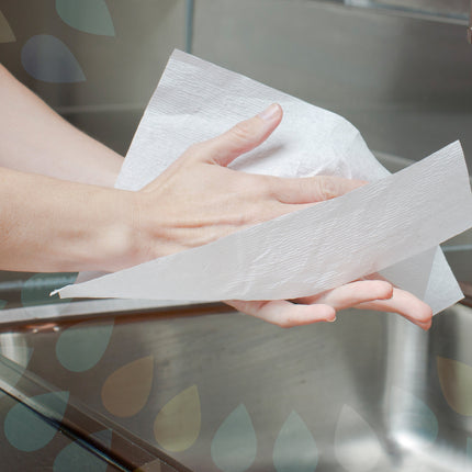 Essuie-mains Kleenex (01701) – Avec alvéoles absorbantes de qualité supérieure, boîte distributrice escamotable, blanc, 120 feuilles/boîte, 18 boîtes/caisse